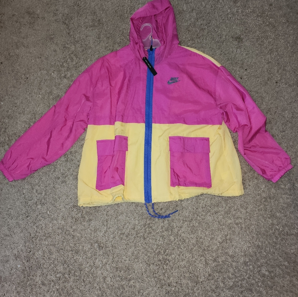 Windbreaker - Picture 6 of 7
